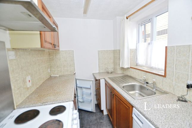 27, Victoria Chase, Colchester photo 4