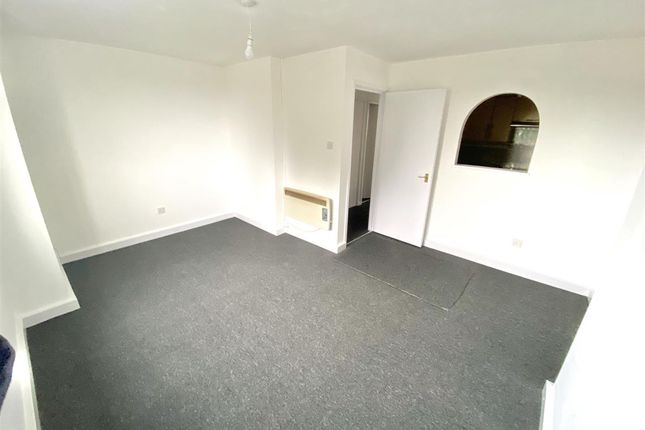 21 Charlecote Park, Telford photo 3