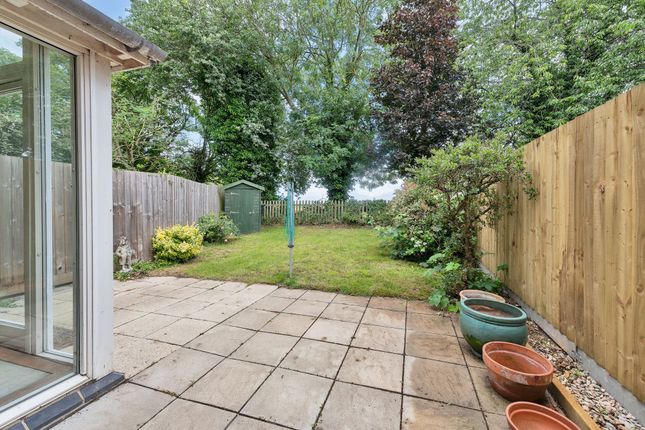 4 Grove Gardens, Ely photo 4