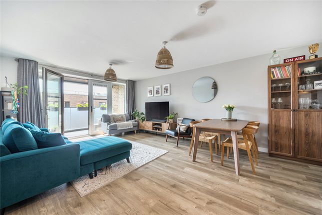 Flat 30 Carver House, 8, Spitfire Chase, Surrey photo 3