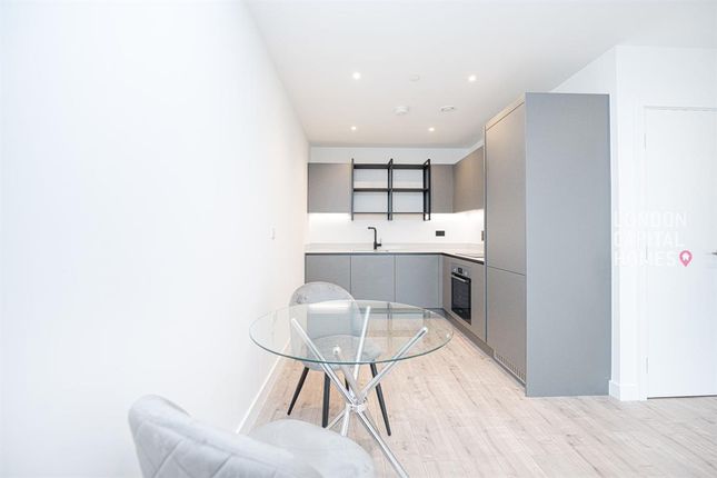 Apartment 212, Union Court, 2 Fauna Walk, Watford photo 3