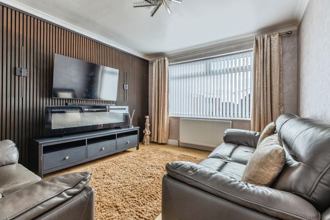 10, Cranbourne Drive, Lancashire photo 3