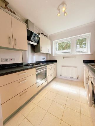 14, Chapman Court, Datford photo 4