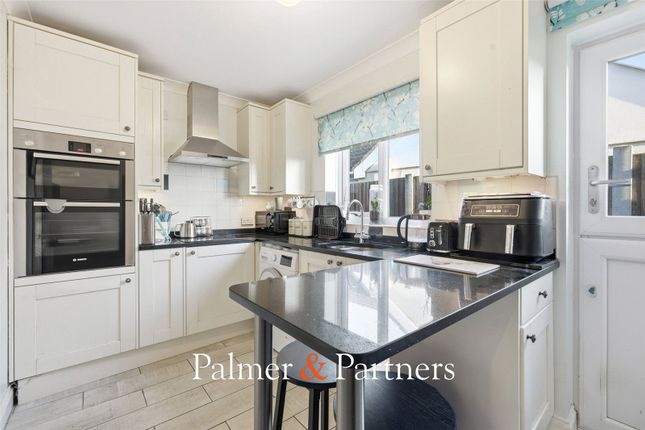 49, Frinton Road, Clacton-on-Sea photo 2