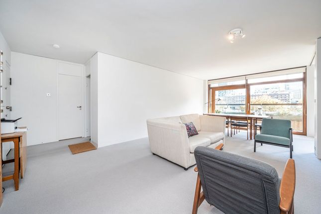 Flat 209, Seddon House, Barbican, London photo 3
