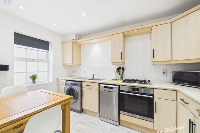 22 Great Meadow Way, Aylesbury photo 4
