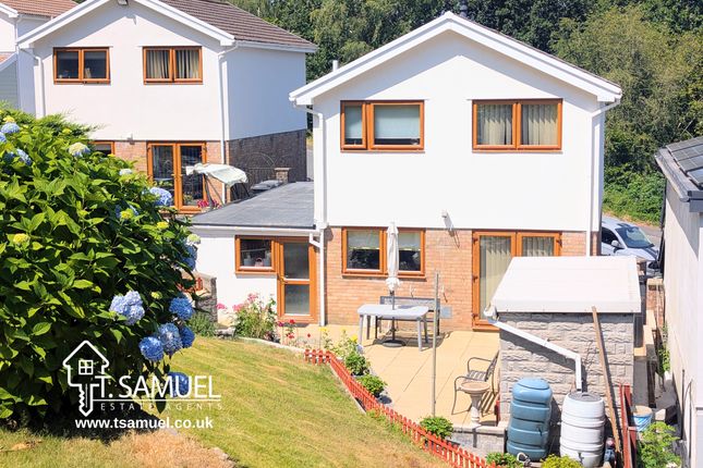 7 Cwm Alarch, Mountain Ash photo 2