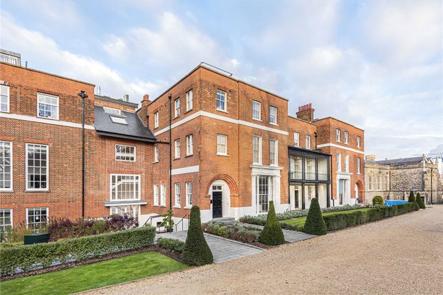 Thumbnail Flat for sale in Rosary Manor, Mill Hill, London
