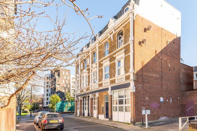 Thumbnail Flat for sale in Catesby Street, Elephant And Castle, London