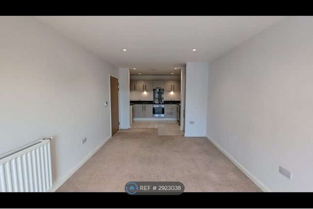 Flat, Henry House Ringers Road, Bromley photo 2
