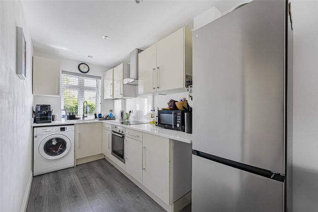 10, Midwinter Close, Kent photo 3
