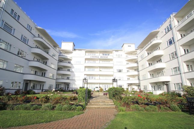 Flat to rent in Seaforth Road, Westcliff-On-Sea
