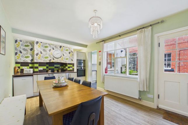 Celebration Cottage, 13 Cliff Street, Whitby photo 3