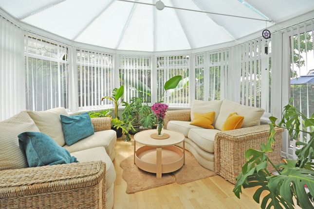 15, Springfield Drive, Newport photo 4