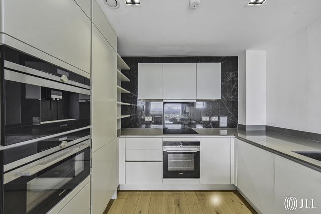 Flat 128, Skyline Apartments, Devan Grove, London photo 4