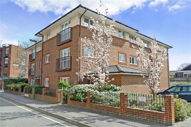 Flat for sale in Chichester Terrace, Horsham