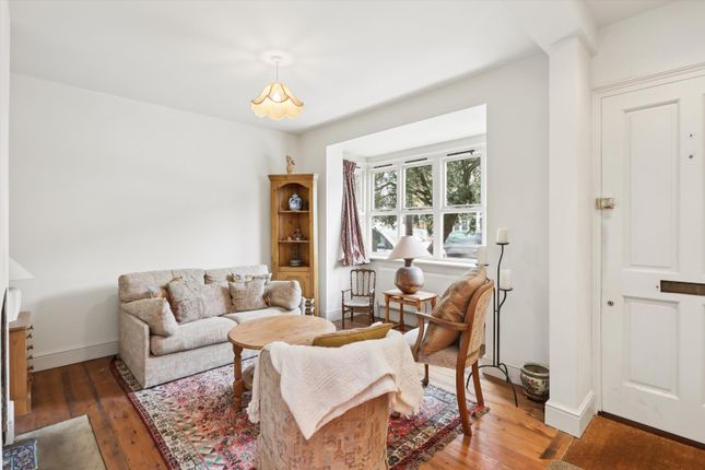 33, Wolsey Road, Esher photo 3