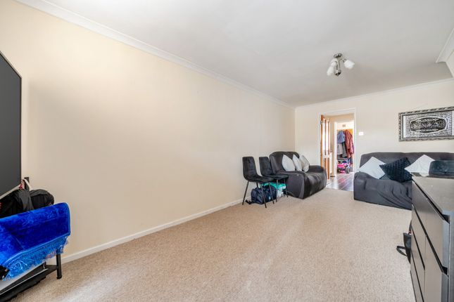 32, Thorney Leys, Oxfordshire photo 4