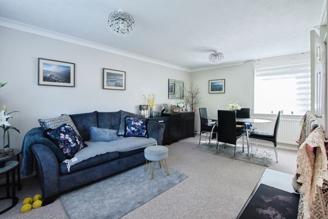 2-bed flat on Flat 27, Quarry Chase, 30, Poole Road, BOURNEMOUTH, £180,000