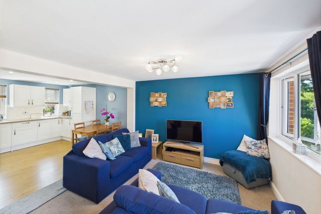 84, Wessington Park, Calne photo 4