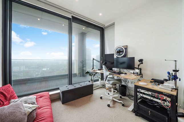 Flat for sale in Legacy Tower, Stratford