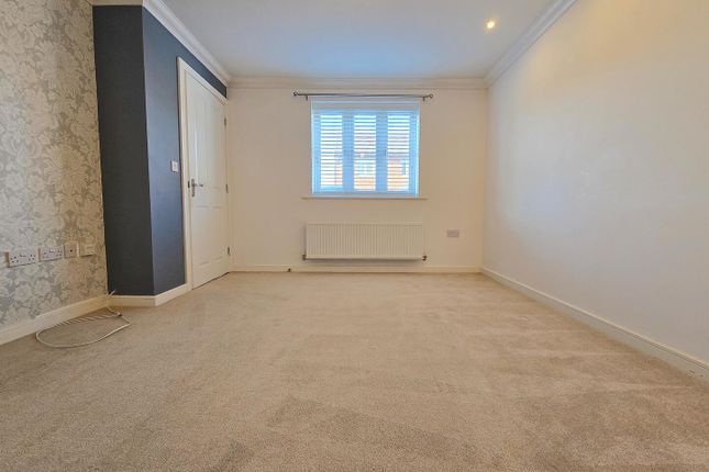 38, Academy Drive, Rugby photo 3