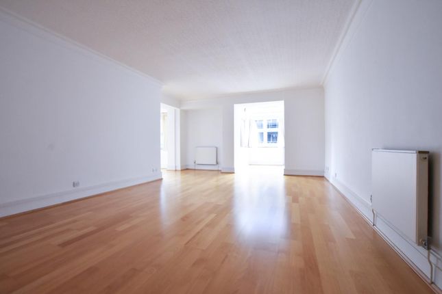 Thumbnail Flat to rent in Beverly House, Park Road, St. John's Wood, London