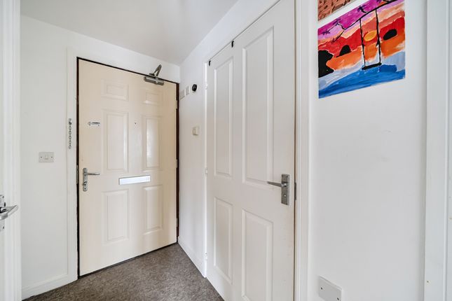 Flat 15, Ian Macdonald Court, Wallington photo 3