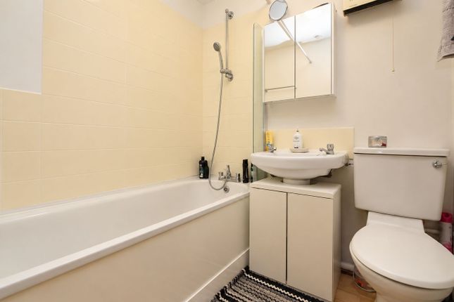 3, Glenalmond House,, 87 Stanwell Road, Ashford photo 4