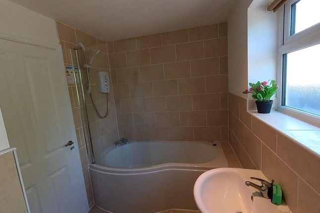60a Hathersage Road, Manchester photo 2