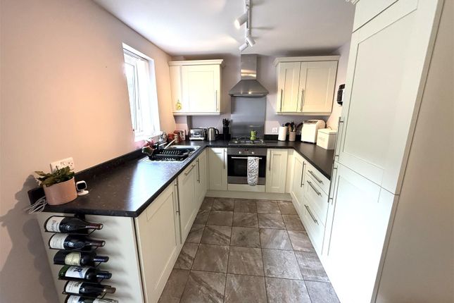 Flat 8, Gill Court, Derby Road, Belper photo 4