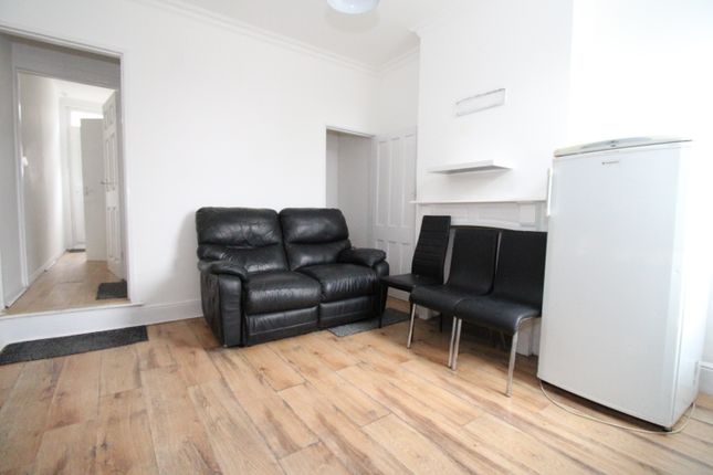 87, Harcourt Street, Luton photo 3