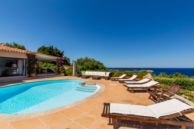 Villa for sale in Via Degli Asfodeli, 3, 07021 Romazzino Ss, Italy
