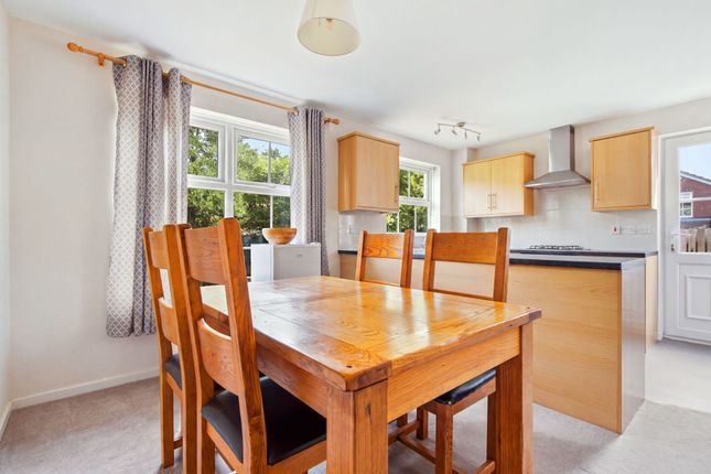 6 Oliver Road, Ascot photo 4