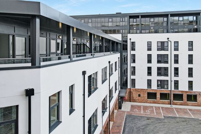 Penthouse to rent in Block E, Victoria Riverside, Leeds City Centre