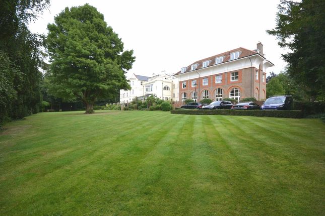 Flat for sale in Games Road, Cockfosters, Hertfordshire