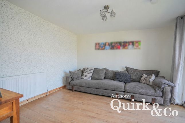 41, Woodhurst Road, Canvey Island photo 4