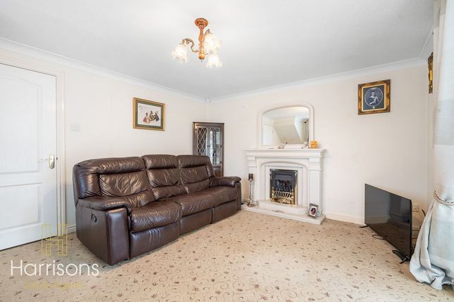 4 Hemley Close, Westhoughton, Lancashire photo 3