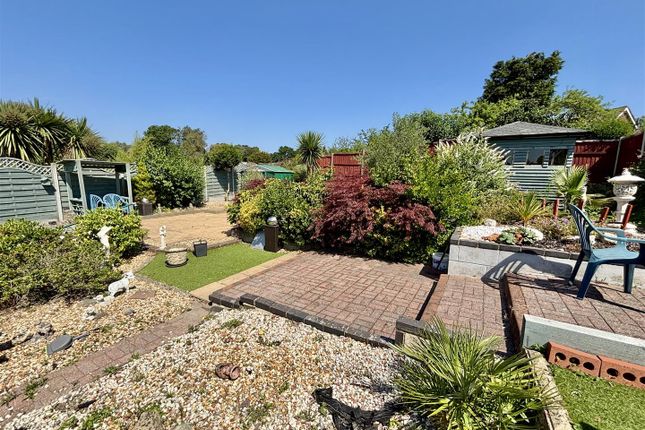 8, Yarrells Close, Poole photo 2