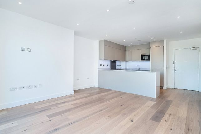Royal Captain Court, Blackwall Reach photo 3