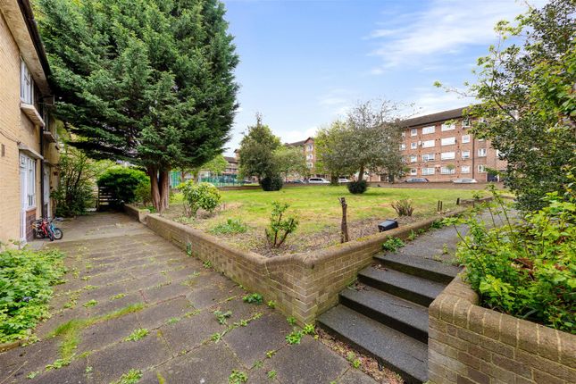 Flat for sale in Holderness Way, London