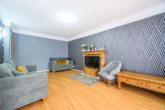 16 Sandra Drive, Newton-Le-Willows photo 3