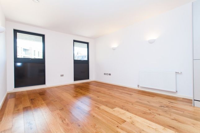 Flat for sale in 317 Camberwell New Road, London