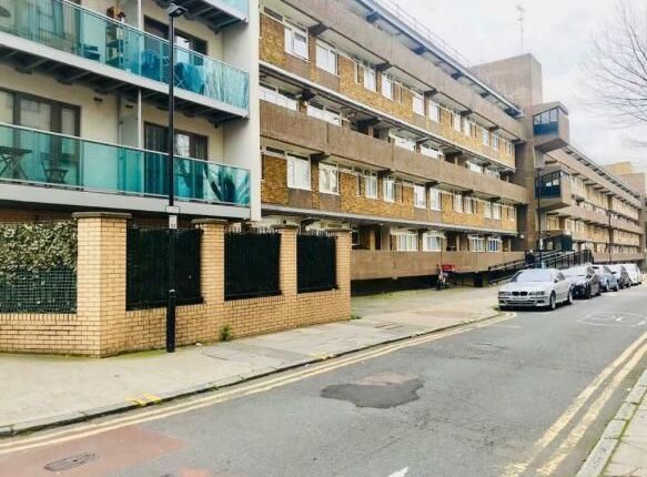 Thumbnail Room to rent in Brockmer House, Crowder Street, London