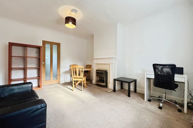 6 Austins Cottage,, Potters Gate, Surrey photo 2