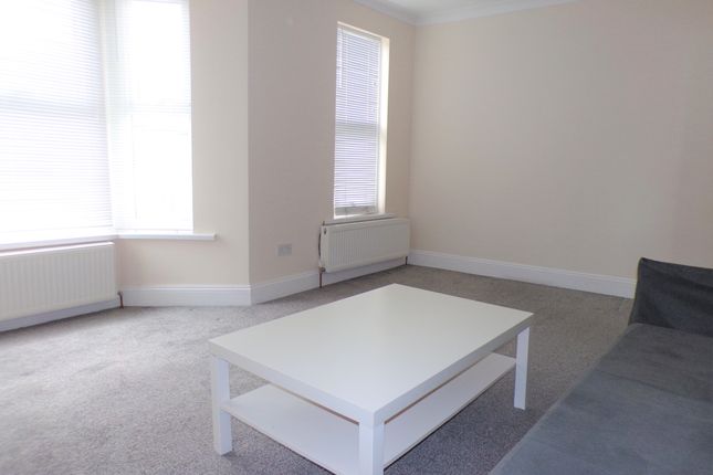 Flat to rent in Grove Green Road, Leytonstone, London