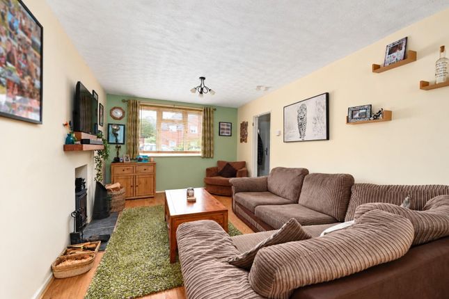 Franklin Avenue, Tadley photo 3