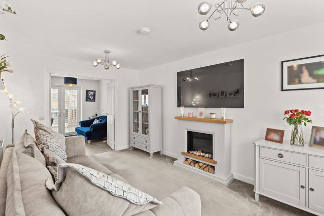 76, Kenny Drive, Maddiston photo 4