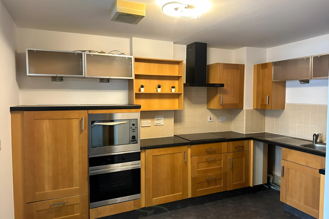 Apartment 1, Royal Plaza, 2 Westfield Terrace photo 4