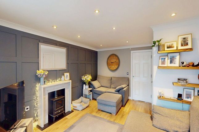 15 Greystone Close, Bolton photo 2